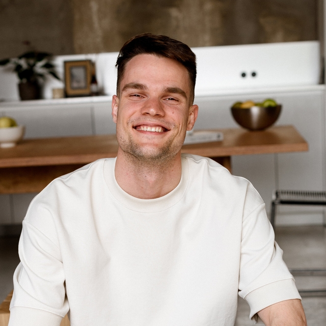 Назаров
Антон